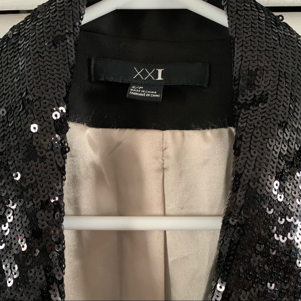 XXL Short Jacket - Picture 3 of 4